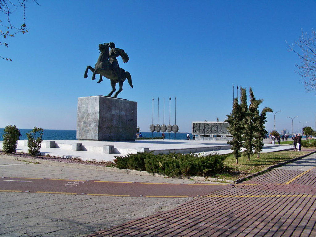 Памятник Александр Македонский